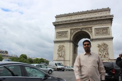 KK at Arc de Triomphe Paris